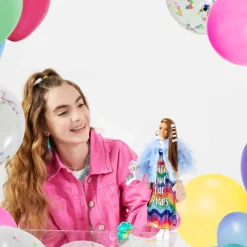 MATTEL Barbie - Muñeca Extra - Vestido arcoíris