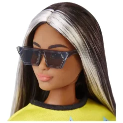 BARBIE - Muñeca fashionista - Top con llamas y falda a cuadros* Muñecas