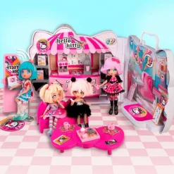 FAMOSA Cafetería de Hello Kitty
