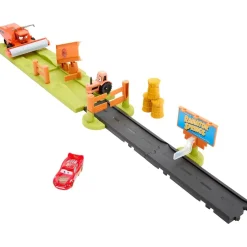 MATTEL Disney - Cars - Pista de Cars Fuga Trepidante con Accesorios ㅤ