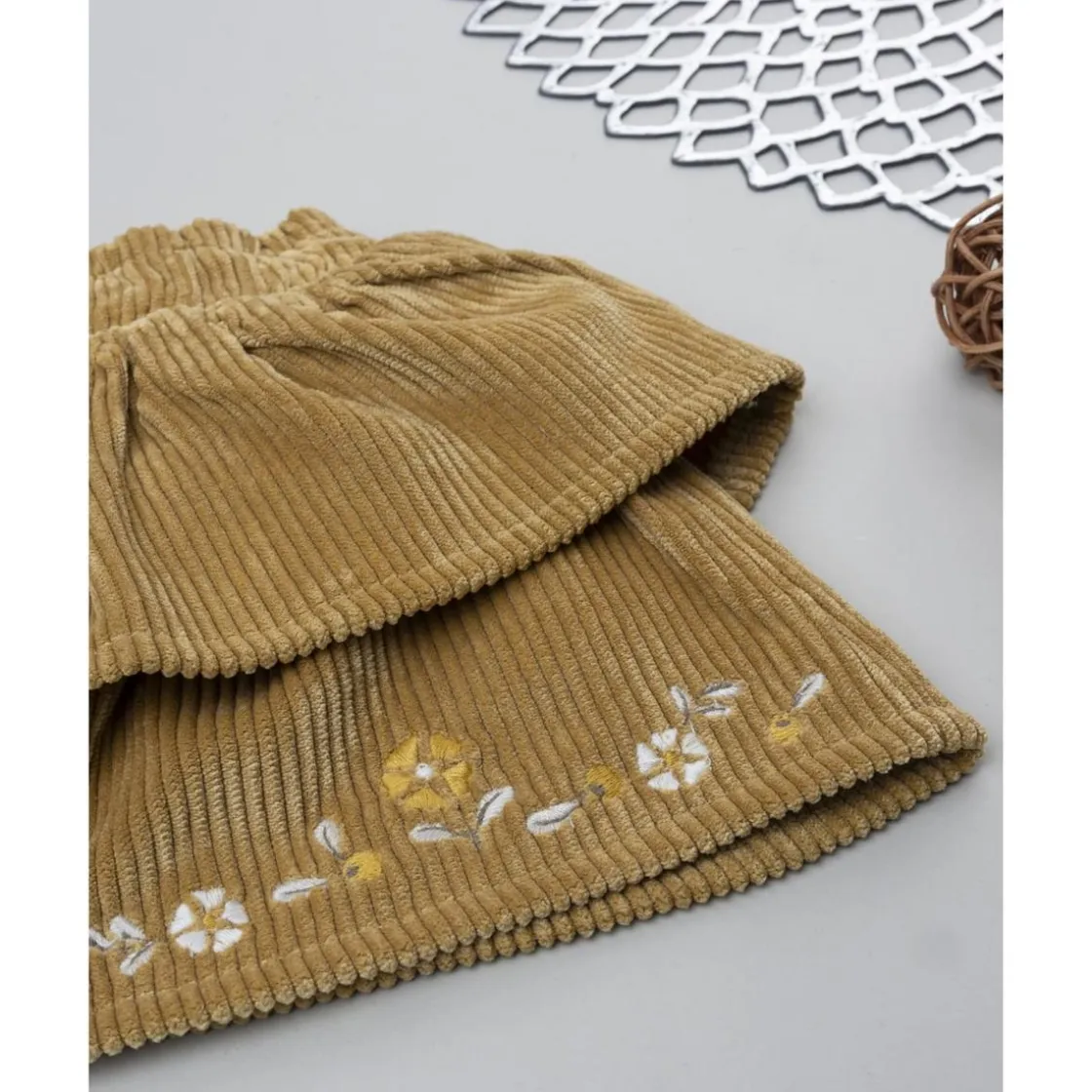 Prenatal Falda niña en terciopelo marrón con bordados