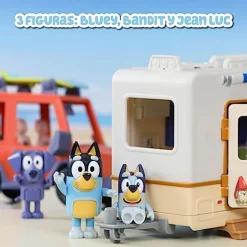 FAMOSA - Bluey - Vehículo de vacaciones con tablas de surf y figurita articulada ㅤ