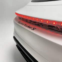 INJUSA - Porsche Taycan 12V Blanco* Vehículos De Batería O A Pedales