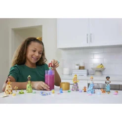 MATTEL - Muñeca princesa Minis Color Reveal con accesorios sorpresa (Varios modelos) ㅤ