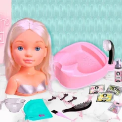 FAMOSA Nancy, Salon de Peluquería - Rubia