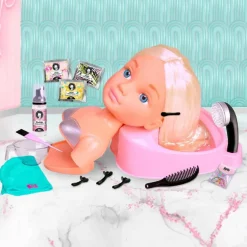 FAMOSA Nancy, Salon de Peluquería - Rubia