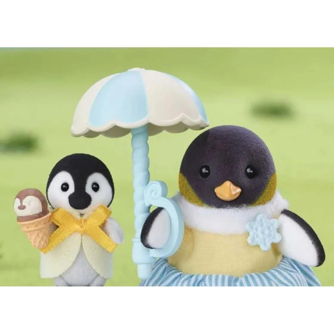 EPOCH PARA IMAGINAR S.L. Sylvanian Families - Familia Pingüino: casa de muñecas y paseo familiar* Coleccionables Y Mini Mundos